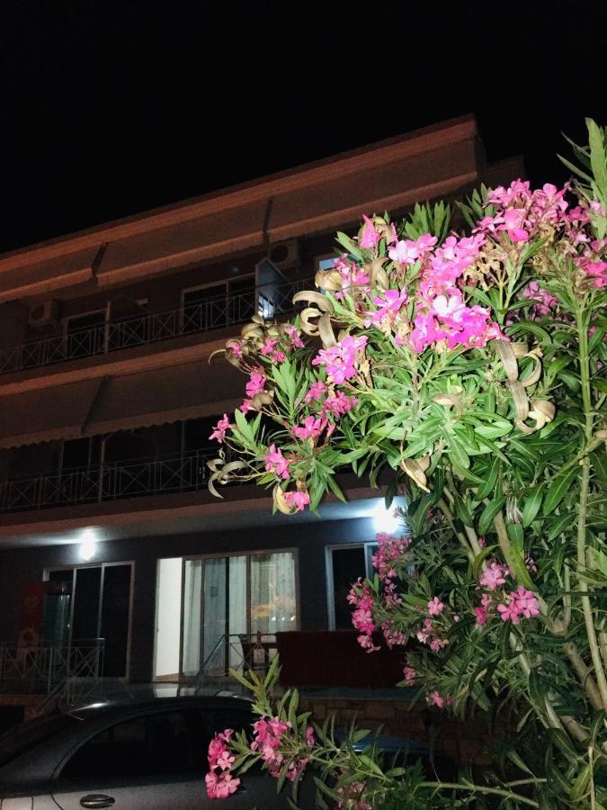 Irini Boutique Rooms!!! Himarë Eksteriør billede