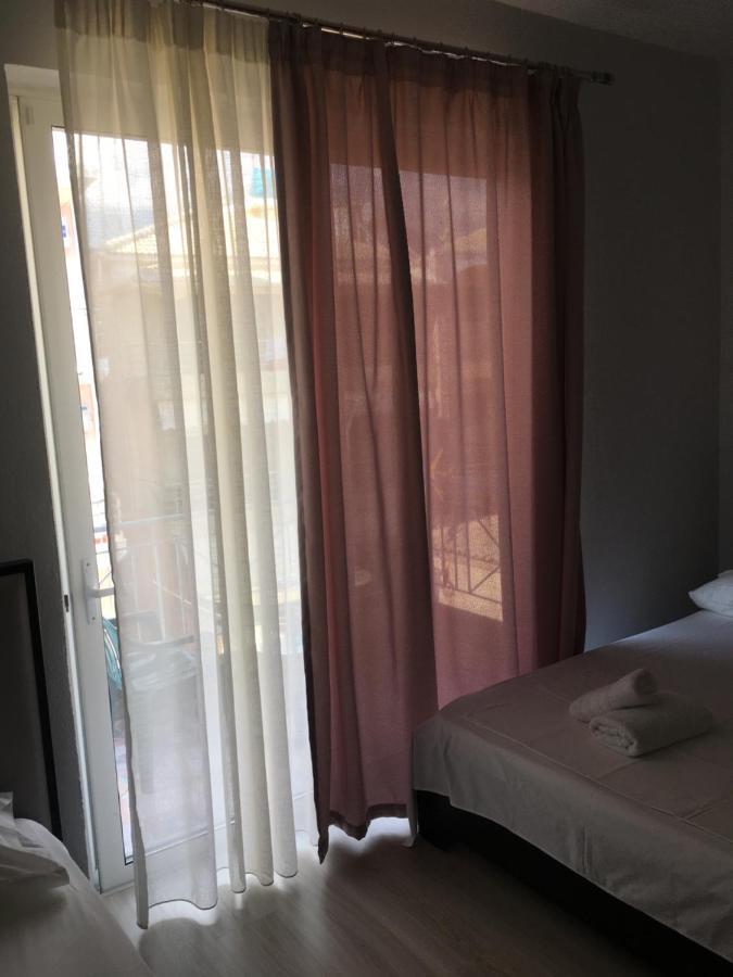 Irini Boutique Rooms!!! Himarë Eksteriør billede